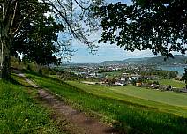 Blick vom Strättlighügel kurz vor der Strättligburg Richtung Gwatt und Thunersee. (bei Klick vergrösserte Ansicht Bild)