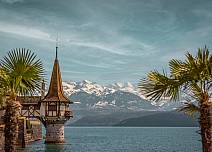 Ausgangspunkt ist Oberhofen am Thunersee. Das prächtige Panorama mit Eiger, Mönch und Jungfrau sowie dem Schloss kann von der Schiffländte aus genossen werden. (bei Klick vergrösserte Ansicht Bild)