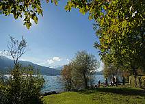 Uferparadies mit Lehrpfad auf dem Weg von Neuhaus nach Interlaken. (bei Klick vergrösserte Ansicht Bild)